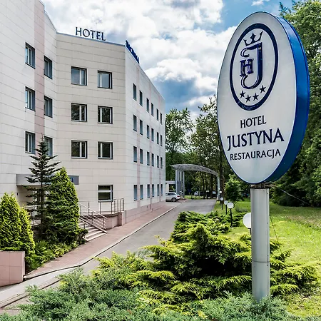 Justyna ホテル 4*